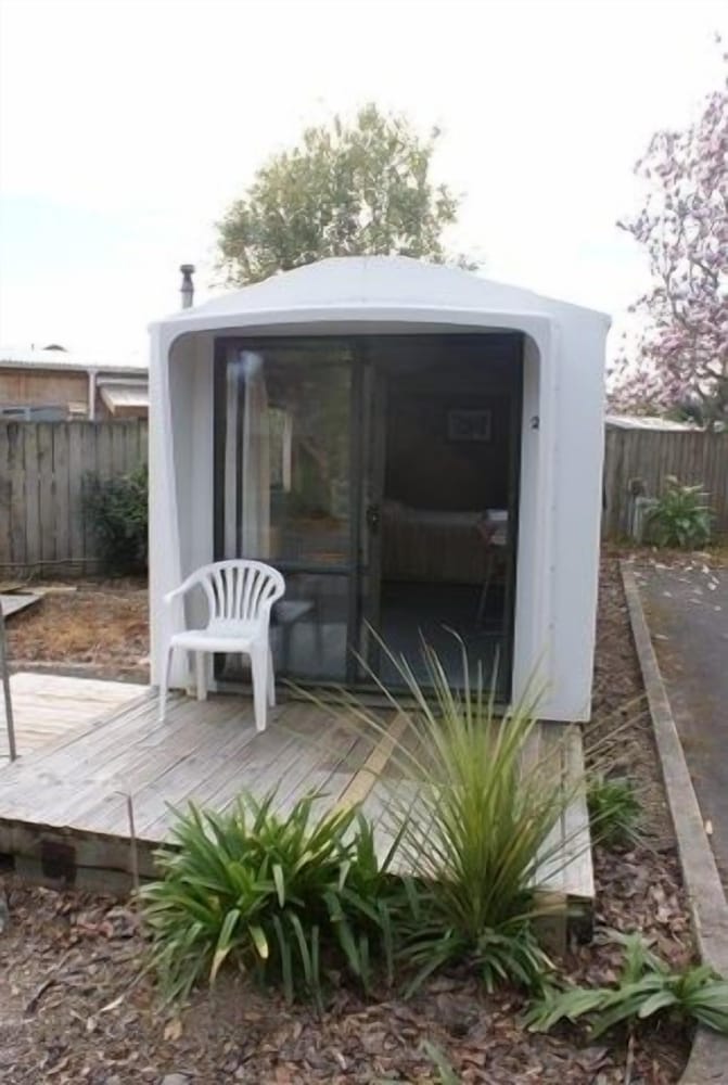 Фото Cottage Park Motor Lodge and Conference Centre