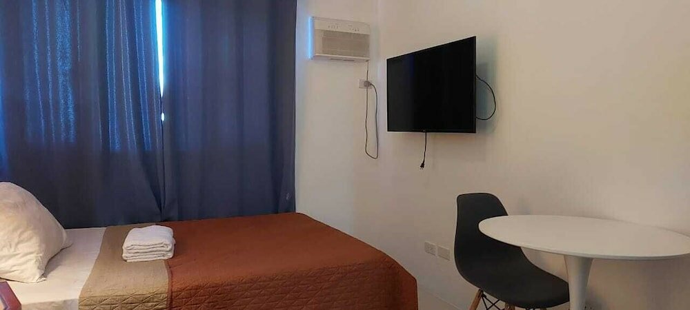 Фото Roxas Blvd Ermita Studio Us Embassy Mla