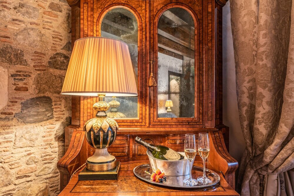 Фото Bar Vitelli Charming Suites