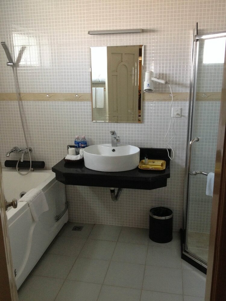 Фото Classic Hoang Long Hotel