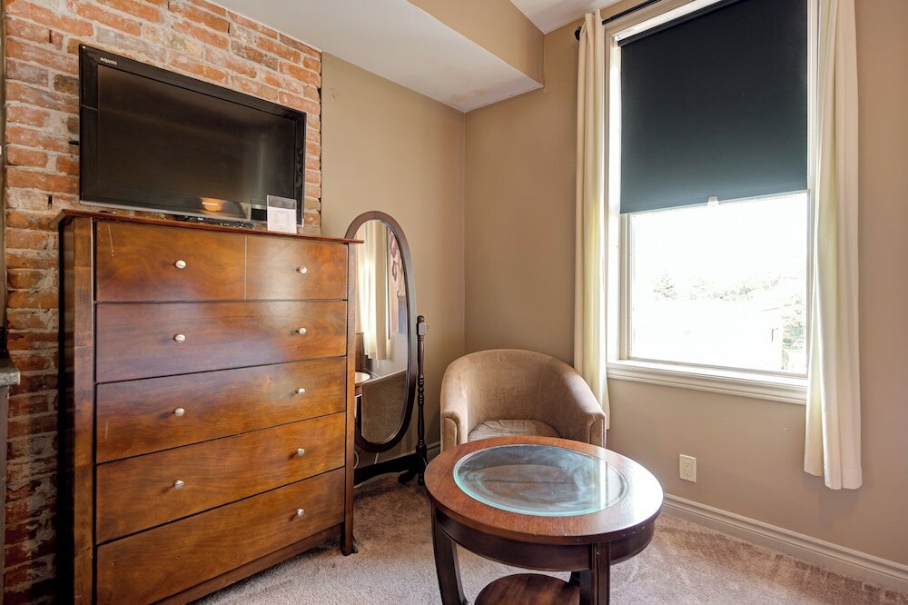 Фото Wellington Inn by Hoco Hotels Collection