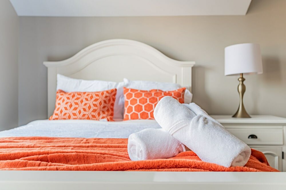 Фото Luxury Villa - Mississauga Square One