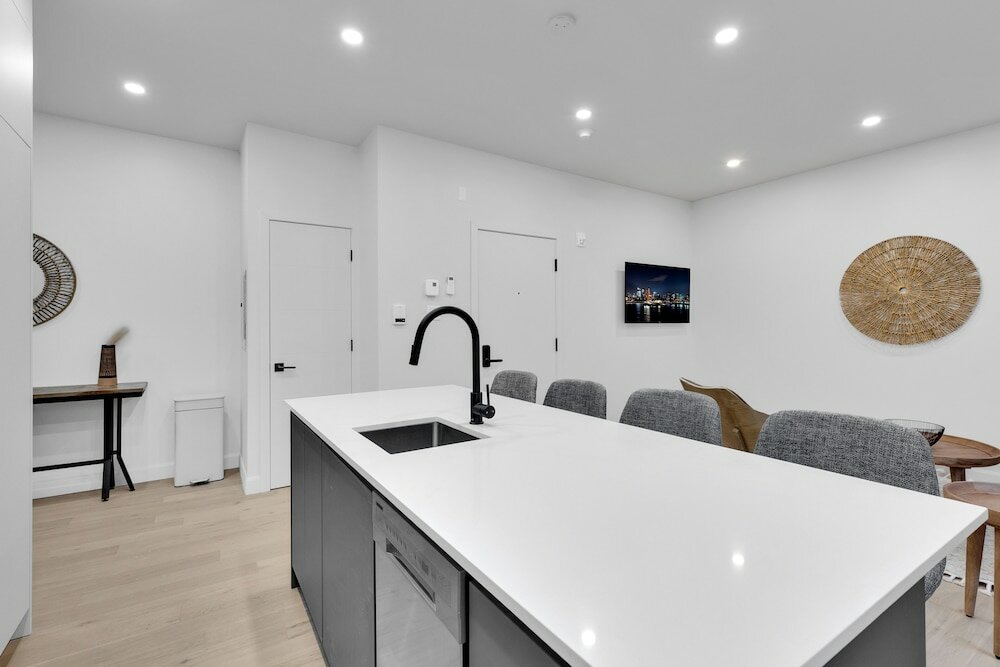 Фото Deluxe Suites Downtown Montreal