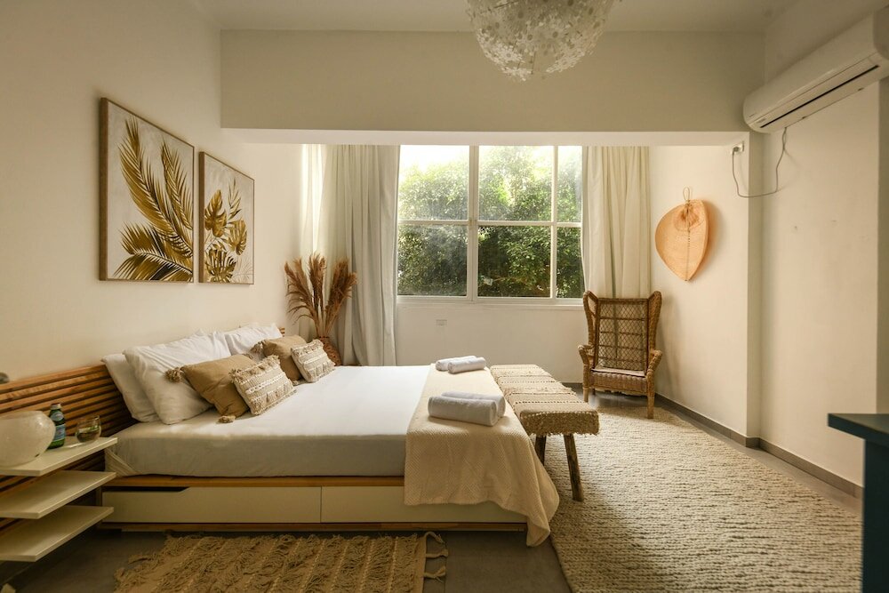 Фото Prime location Sunny 3bedroom apartment