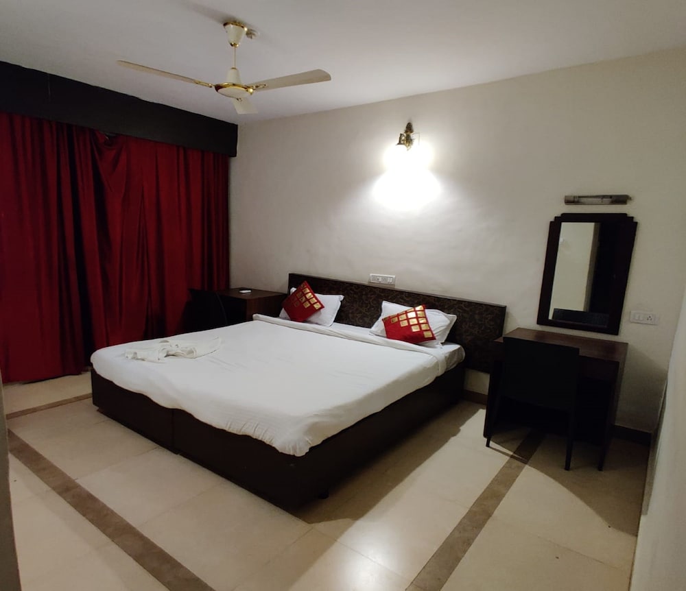 Фото Hotel Colva Plaza