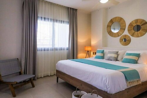 Гостиница Modern and Spacious Condo Steps From the Beach