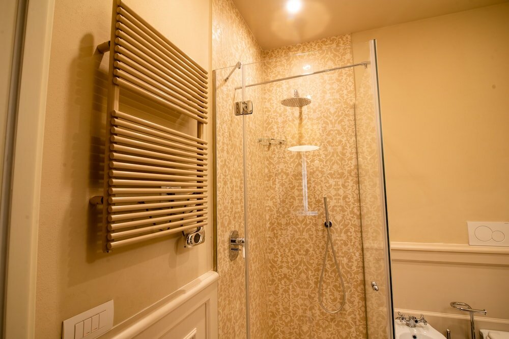 Фото Noble Floor - Luxury Apartments