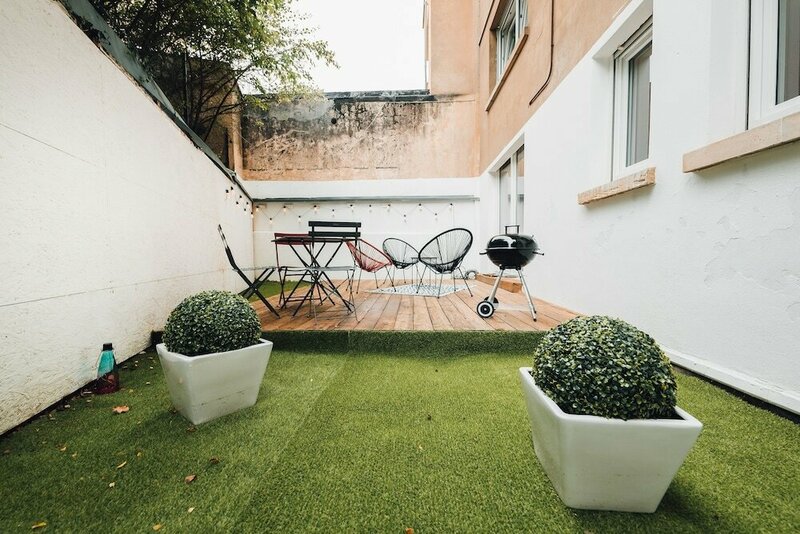 Гостиница Stylish Studio w Terrace in Heart of Lux в Люксембурге