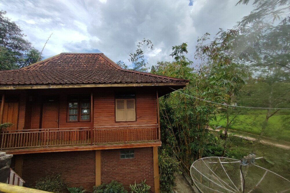 Фото Oyo Home 91250 Desa Wisata Taraju