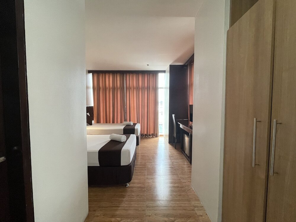 Фото Cebu Capitol Central Hotel & Suites powered by Cocotel