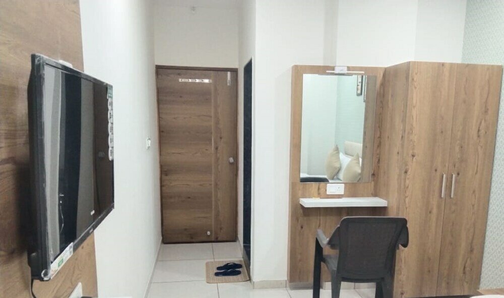 Фото Hotel M D Residency Anand