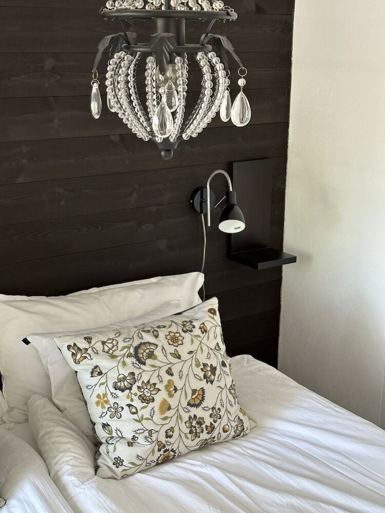 Фото Hallfreda Hotel