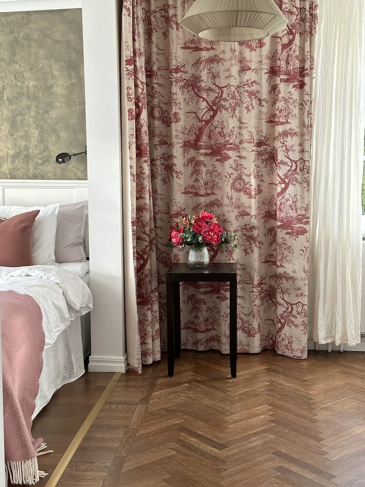 Фото Hallfreda Hotel