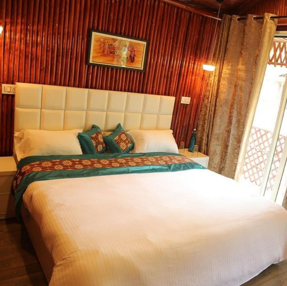 Фото Kainaat A Riverside Homestay