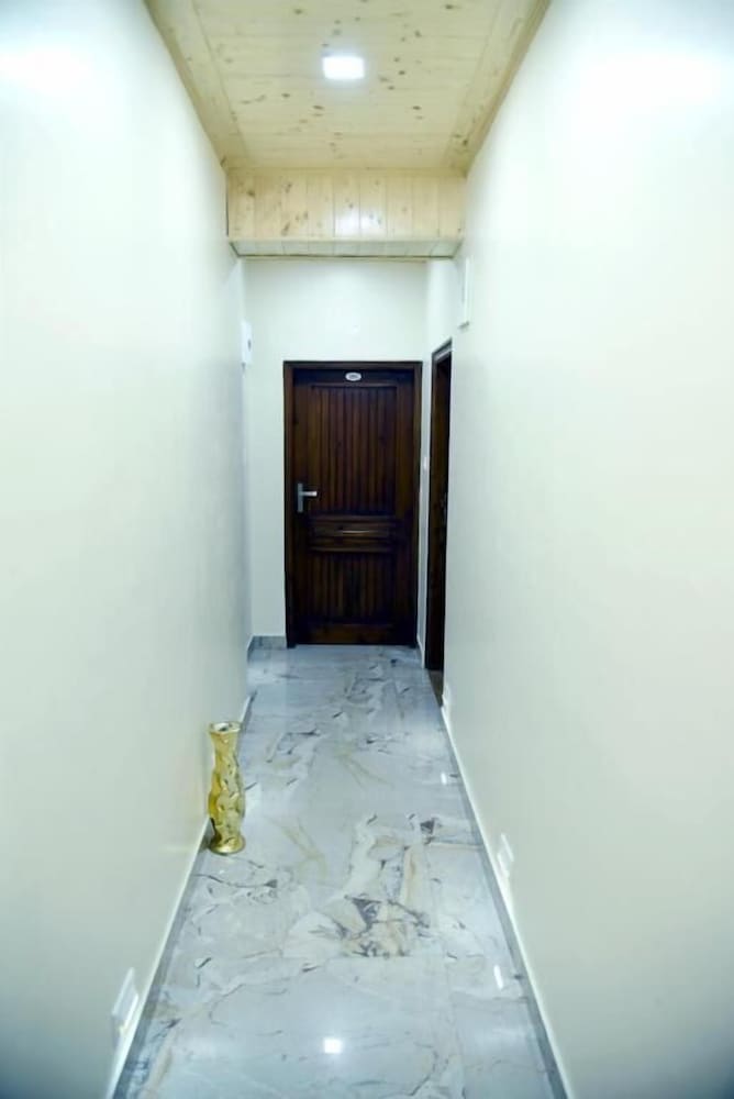 Фото Hotel Uphar