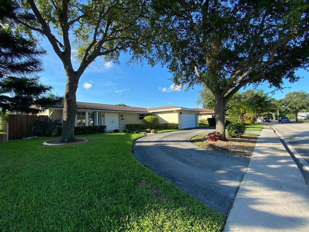 Фото Luxurious 3br Pool House. Lovely Place