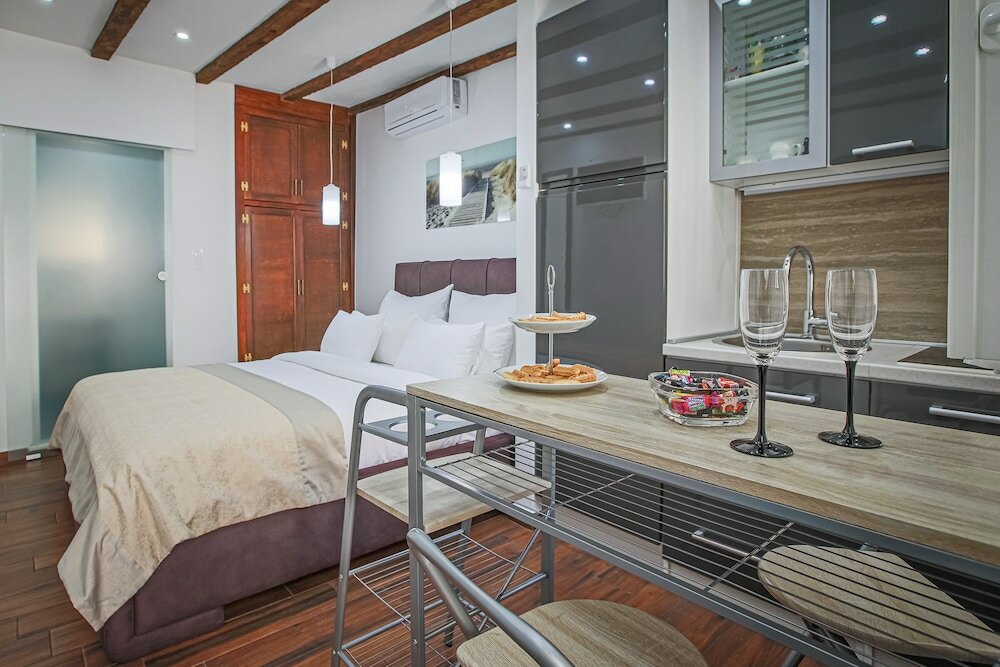 Фото Theatre Luxury Rooms