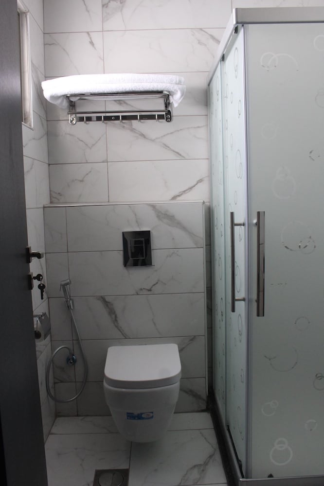 Фото Holiday Season Hotel