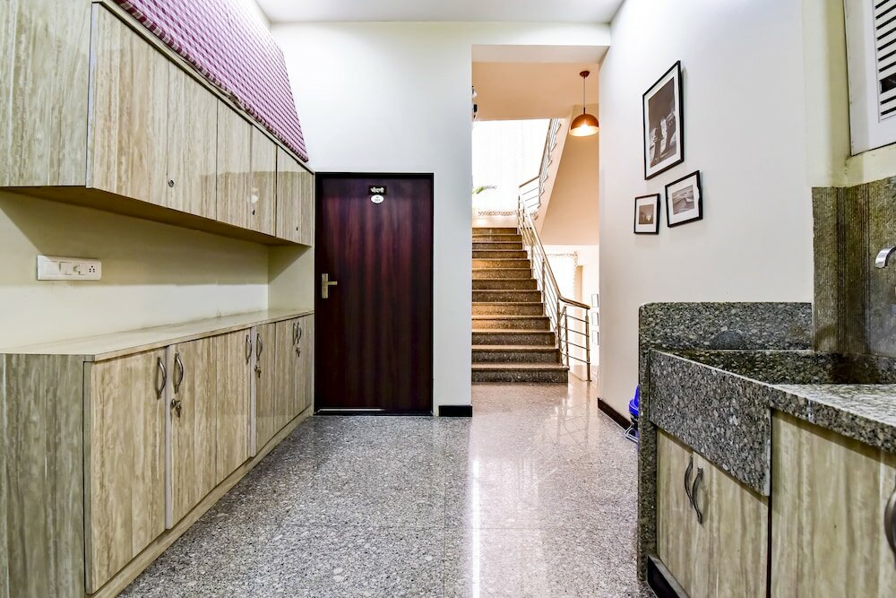 Фото Fabhotel The Castle Homestay