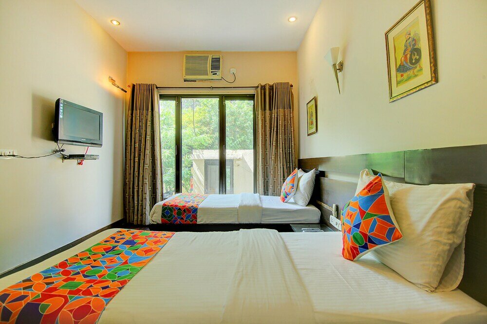 Фото Fabhotel Phoenix Hospitality