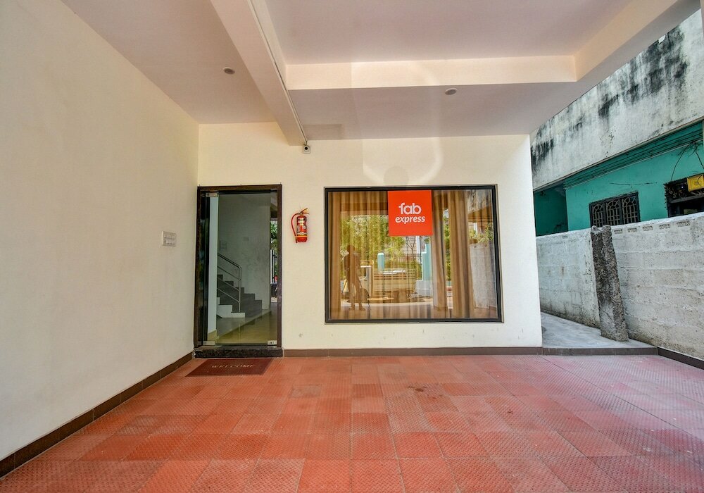 Фото Fabexpress P. A. S Residency