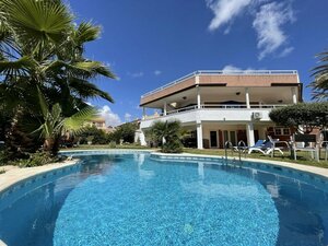 Гостиница Annas Garden в Торревьехе