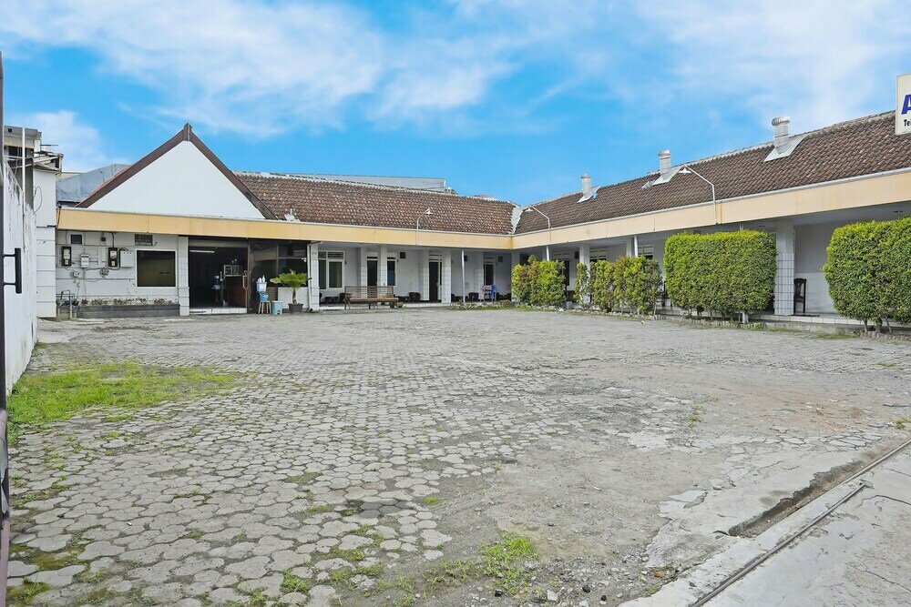 Hotel Super Oyo 91710 Hotel Anugerah, Jember, photo