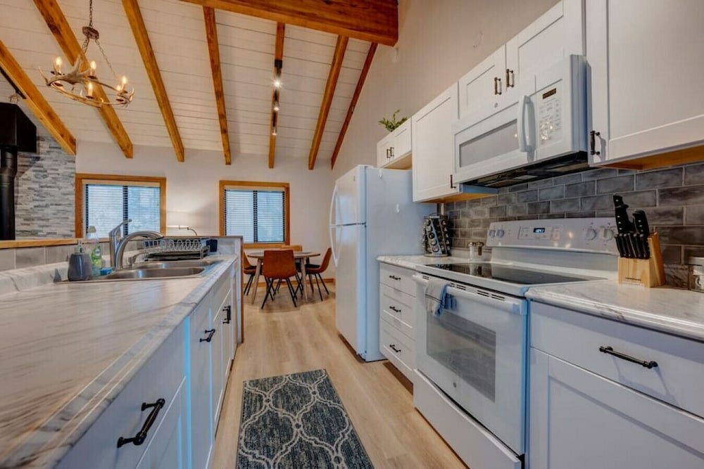 Фото 1br Cabin w Extra beds & Sofa Bed