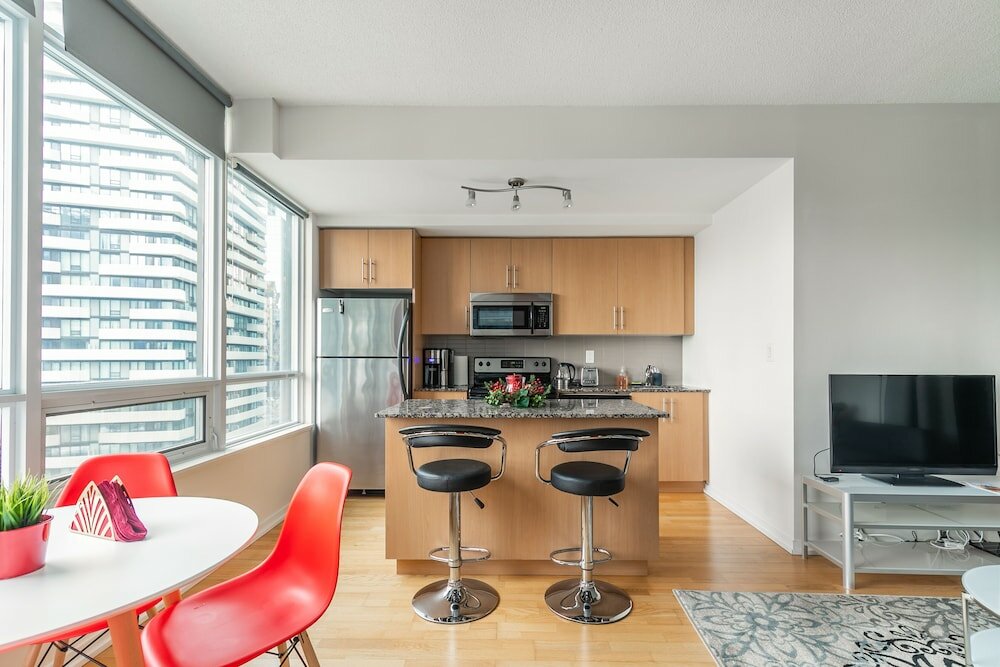 Фото Stylish 1br in Heart of City 2204