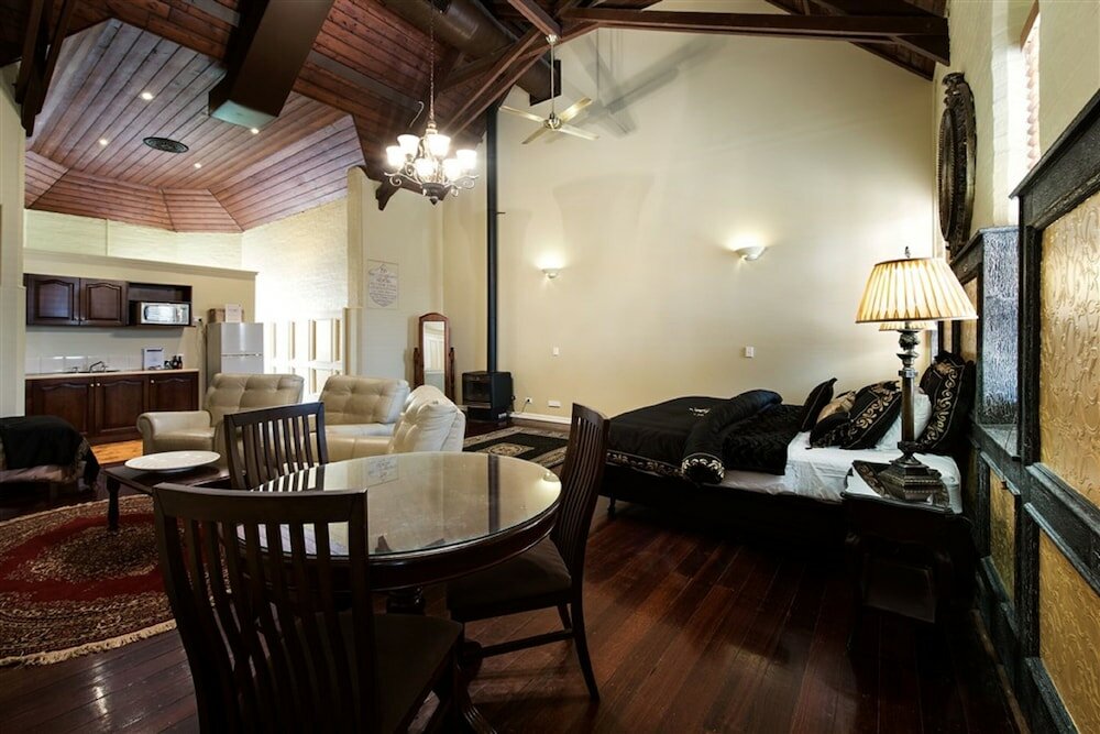 Фото Castlemaine Colonial Motel