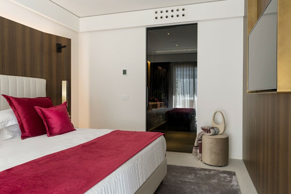 Фото We Me Suite Hotel