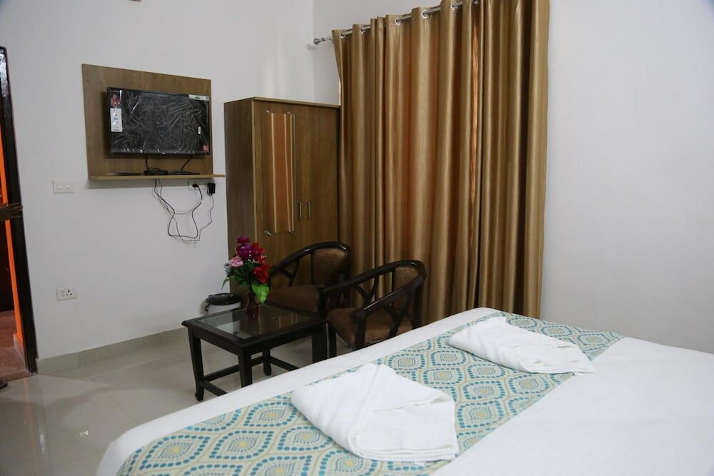 Фото Hotel Yog Tapovan