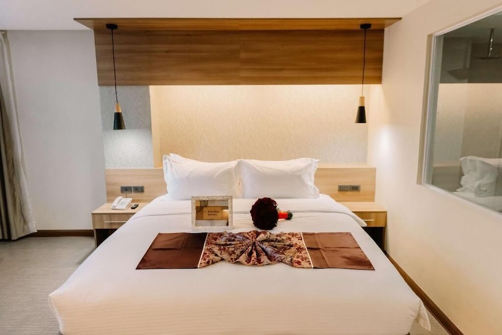 Фото L Meridian Suites