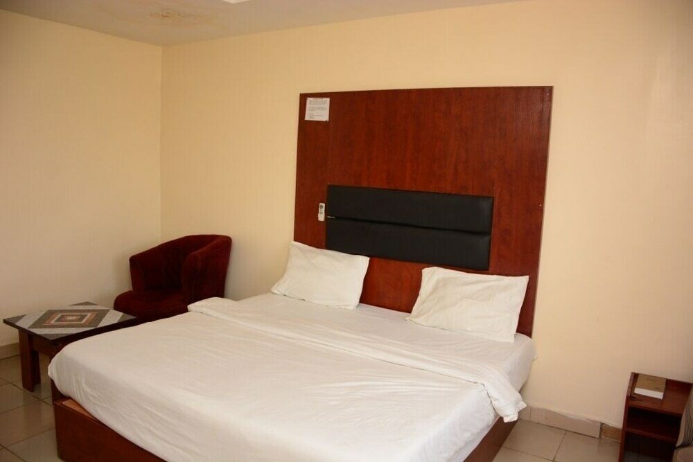 Фото Ilon Crystalz Concept Hotel