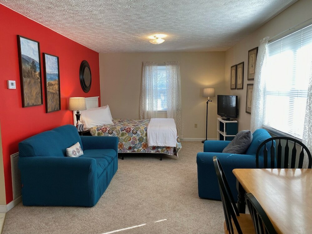 Фото The Dancing Bear Inn