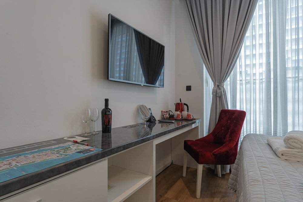 Фото Sky & Sun Luxury Rooms