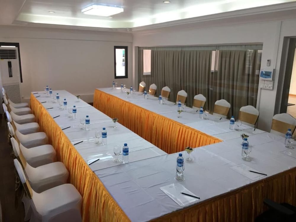 Фото Lin Unity Win Hotel