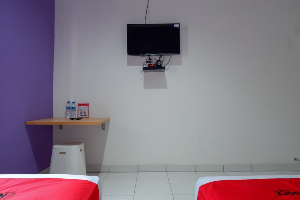 Фото RedDoorz near Alun Alun Kaliwungu Kendal