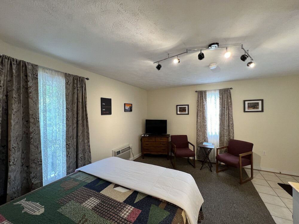 Фото The Dancing Bear Inn