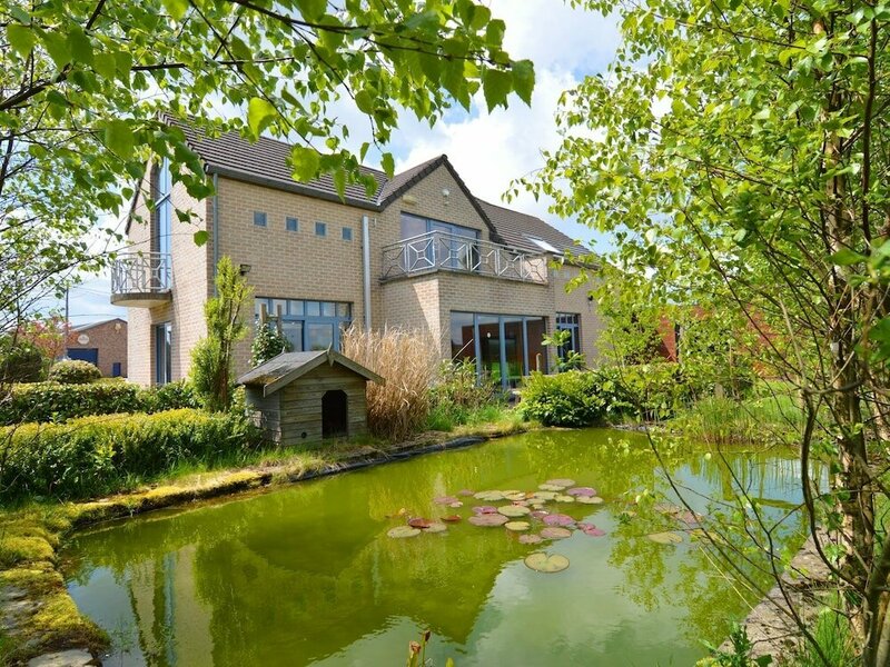 Гостиница Delightful Villa in Sourbrodt With Swimming Pool, Terrace