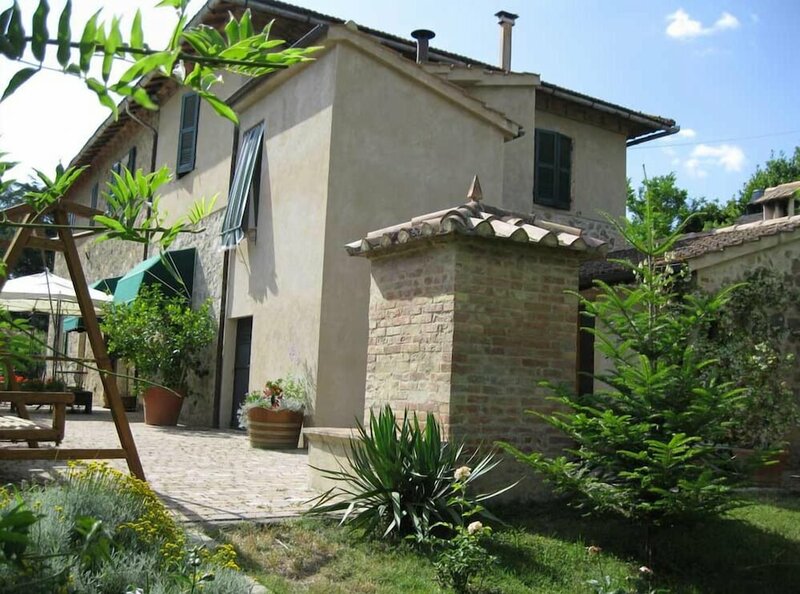 Гостиница Giannetti bed & breakfast в Монтальчине