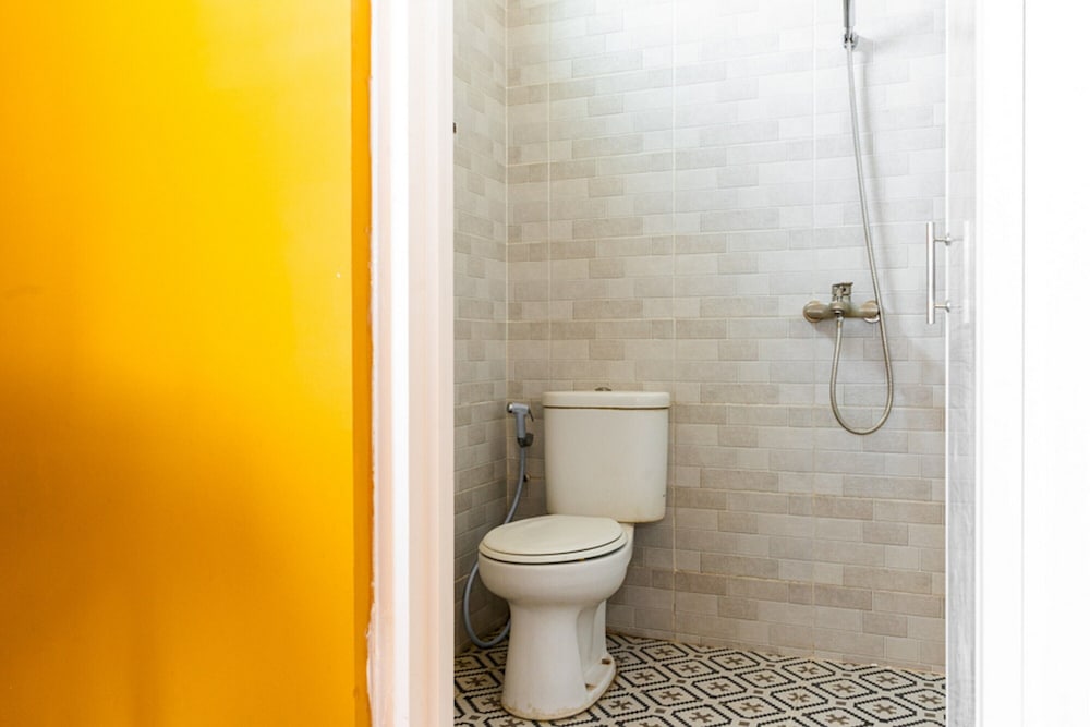 Фото RedDoorz Hostel @ Di Panjaitan Simpang Lima