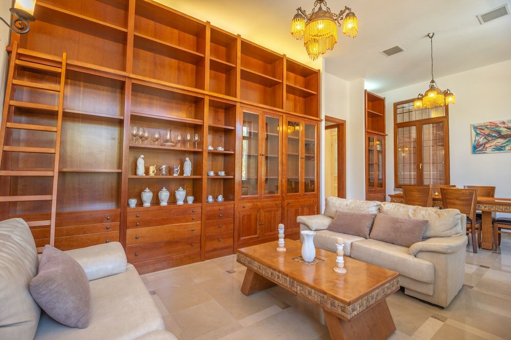 Фото Art apartment in Mamila