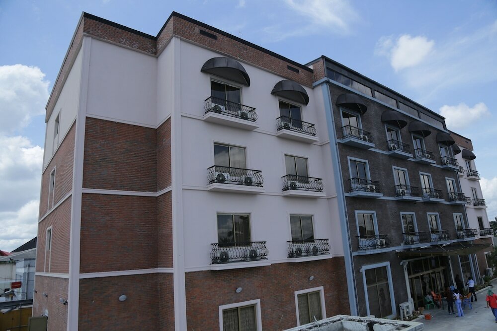 Фото Oak Haven Hotel and Suites