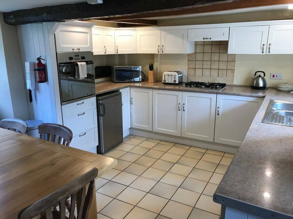 Фото Idyllic Riverside Cottage in Dorset