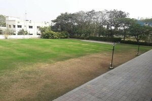 Гостиница Hotel President Banquet & Lawns