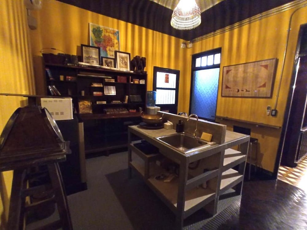 Фото Long Feng Hostel Bangkok