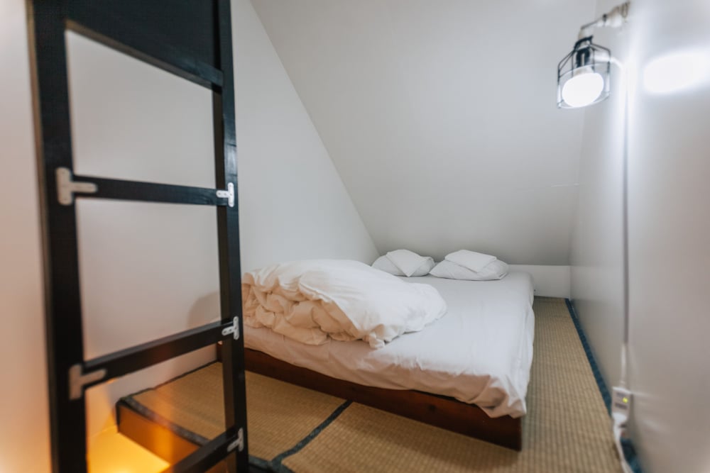 Фото Niseko Ski Lodge