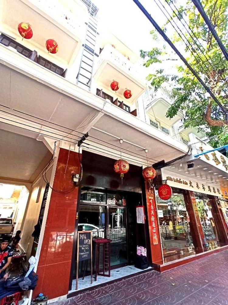 Фото отеля 1