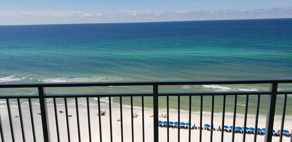 Фото Emerald Beach by Forehand Rentals